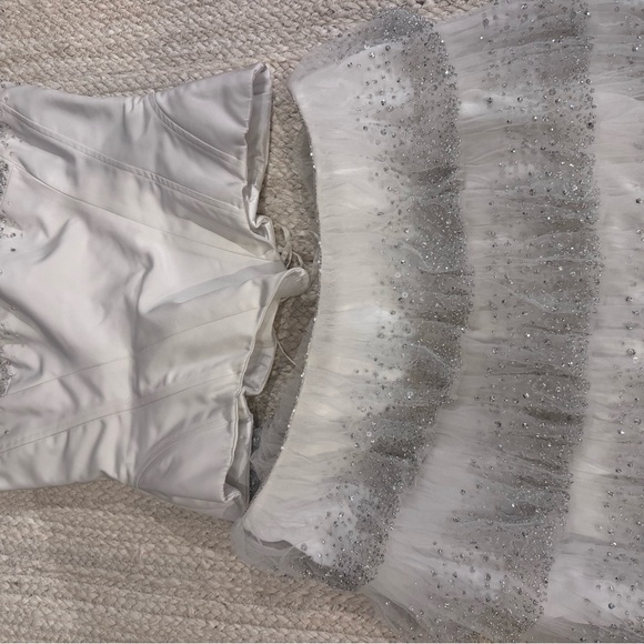 CLIO PEPPIATT
Evie beaded tiered tulle miniskirt - Picture 9 of 9